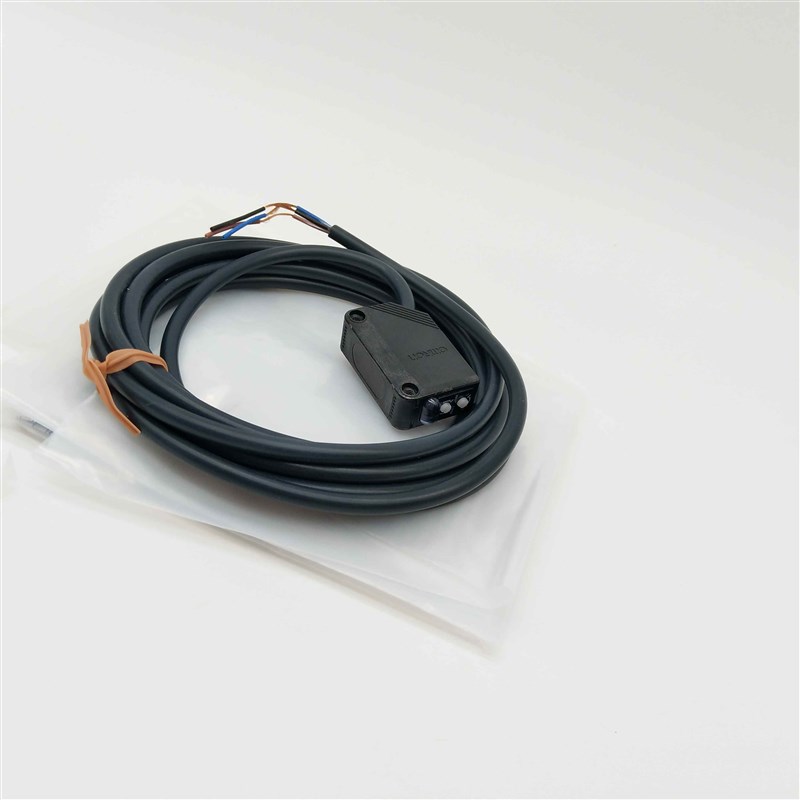 光 电开关E3Z-T61 R811 T62 T81 1D6 D62D81 D82 R61 E3ZG-T6-D-L