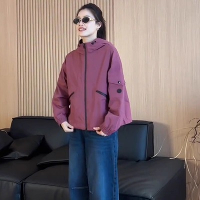 连帽冲锋衣外套女2025秋新款时尚休闲显瘦小个子短款拉链夹克上衣