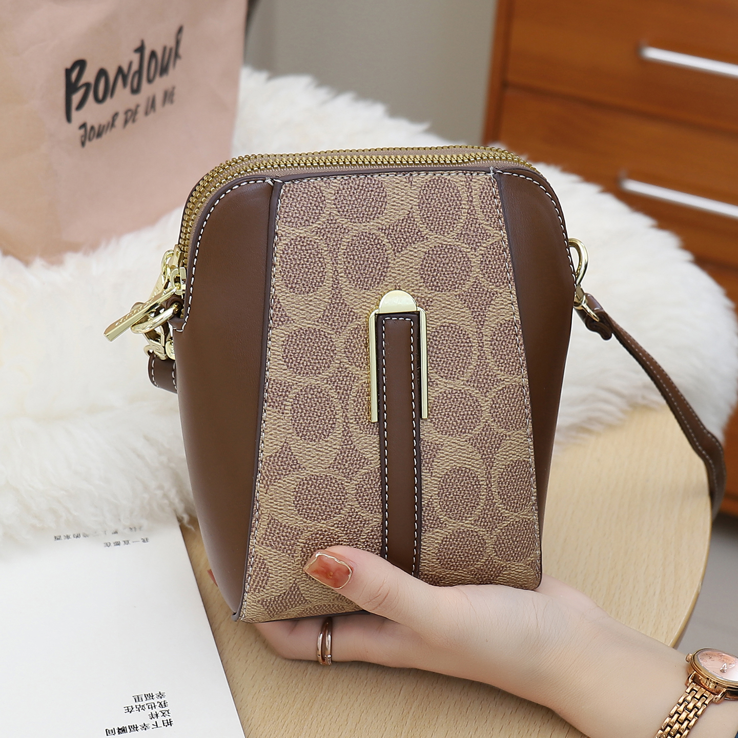 2025新款复古印花手机包