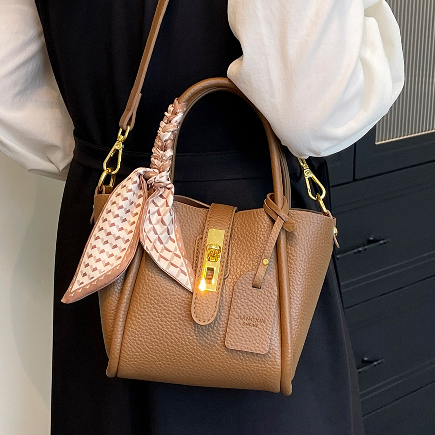 菜篮子手提包2025新款小众高级感超火小包包今年流行款上班手拎包,箱包皮具/热销女包/男包,通用款女包,淘宝优惠券,粉丝福利购,淘宝优惠卷