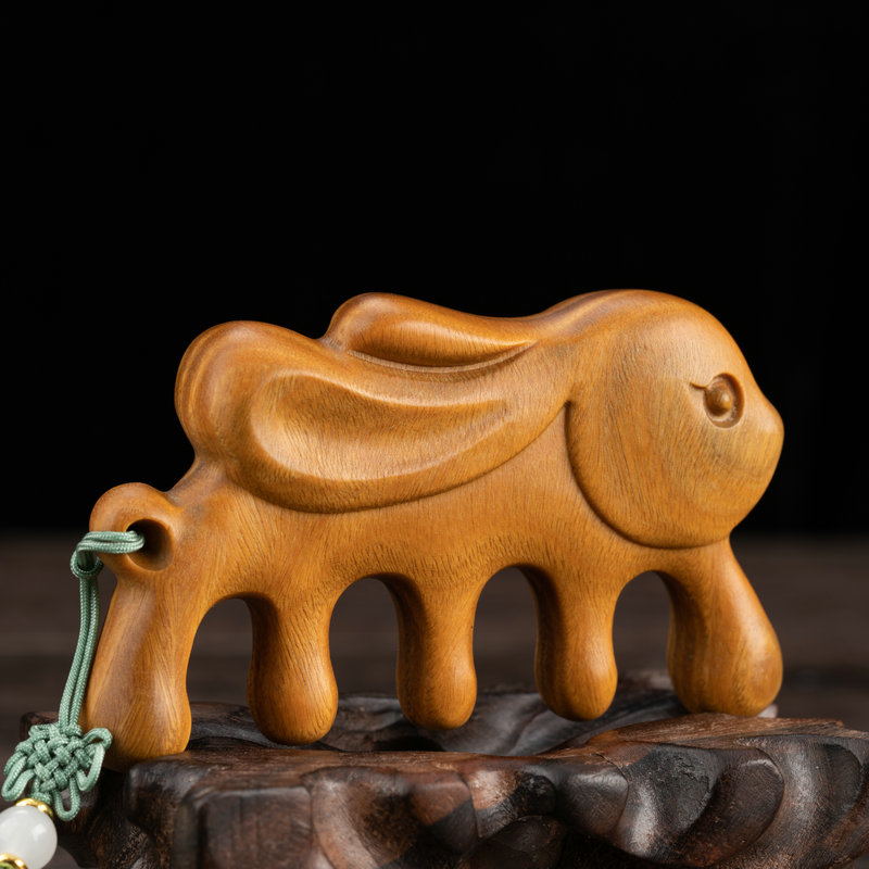 天然绿檀木质香按摩梳头皮可爱大耳兔子经典刮痧养生梳疏通经络梳