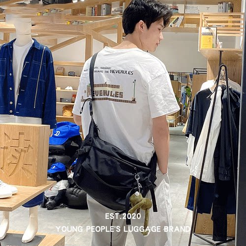 chaofanji日本时尚斜挎包+防水