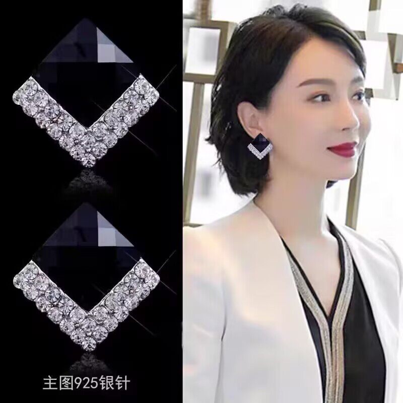独特黑色显脸瘦黑色纯银耳环耳饰