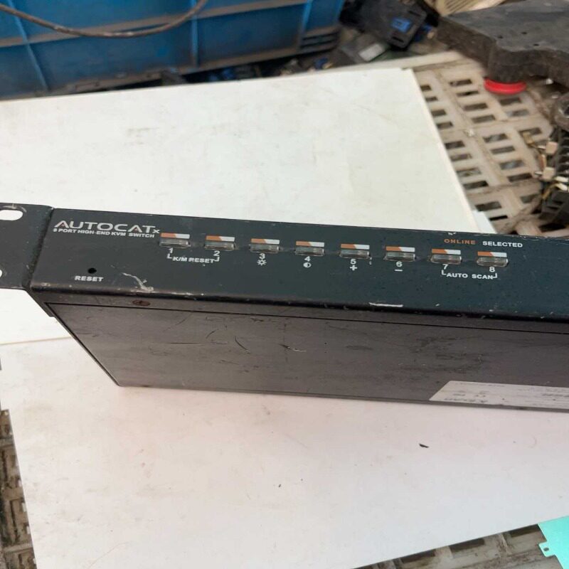 议价Ki?n?A?n机架式KVM切换器!型号KC2108。电源1(易