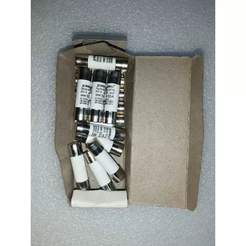 可维修熔断器R015 RT18 RT14 500V 32A私聊议价议价