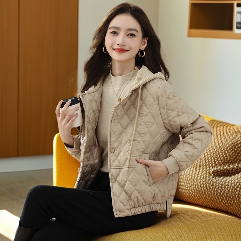 短款轻薄连帽菱格小个子棉服女