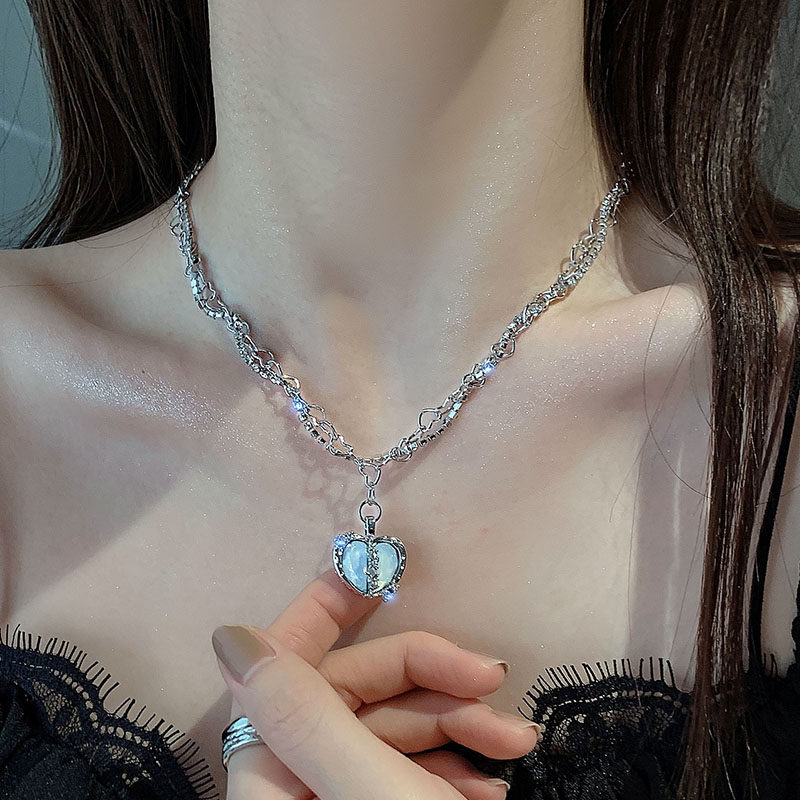 轻奢高级感爱心项链女夏季小众设计感颈链2022年新款锁骨链配饰潮