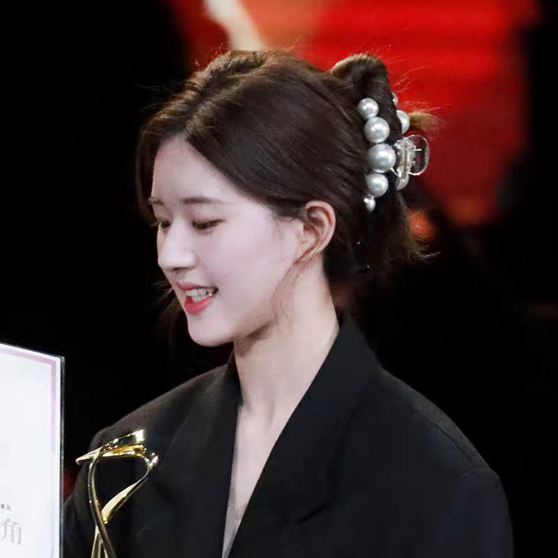 赵露思同款珍珠发夹女后脑勺抓夹头饰韩国网红高级感鲨鱼夹子发卡