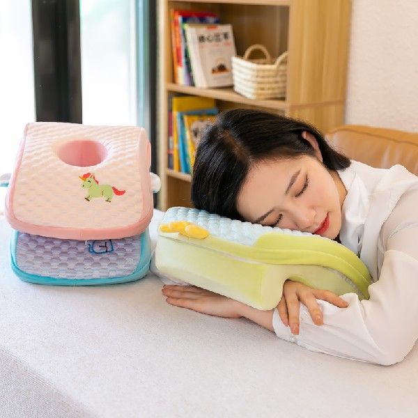 小学一年级趴睡枕中学生午睡冰枕中午睡觉神器桌上趴着睡专用枕头