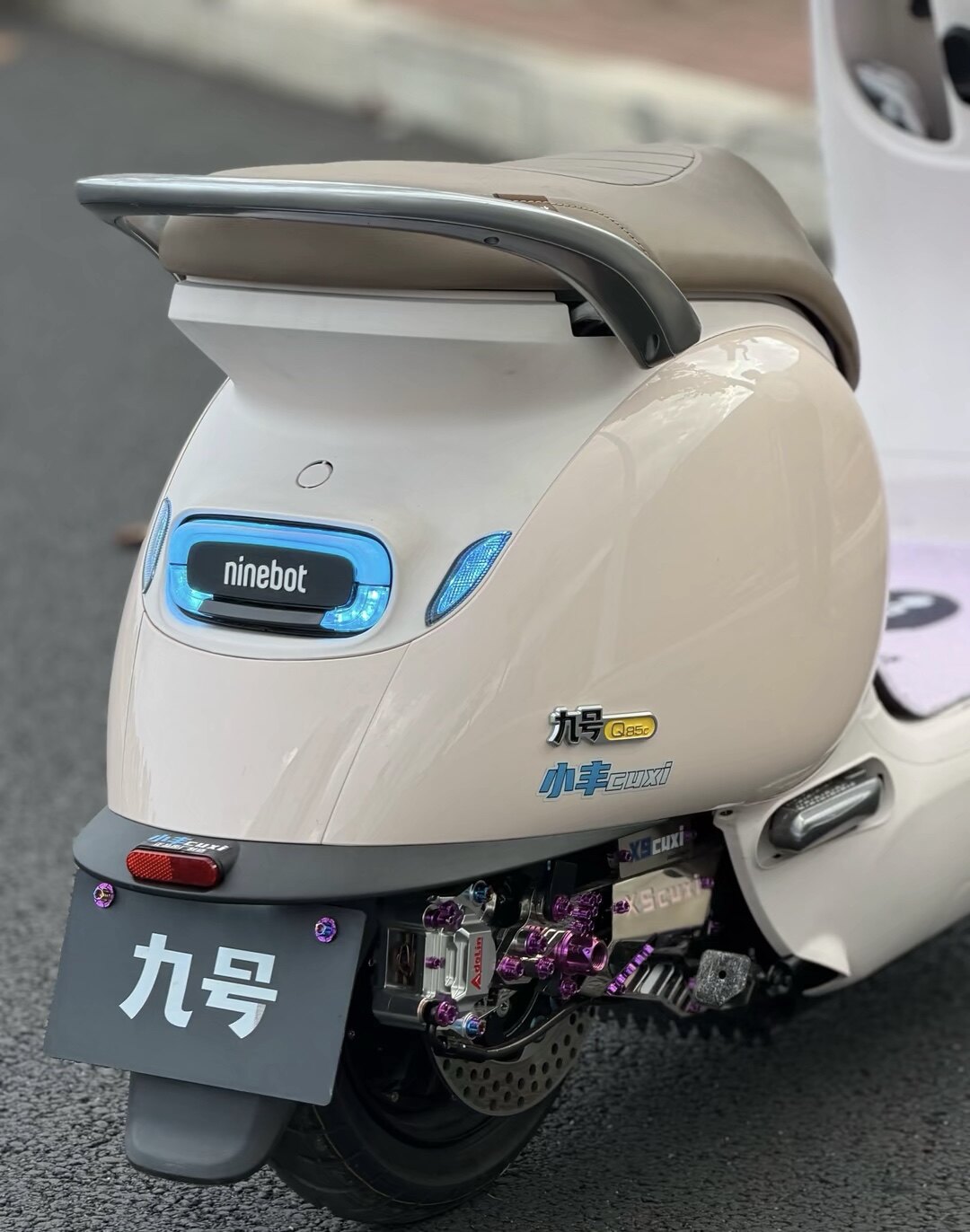 九号小q尾灯波斯顿7.0带转向灯q85c/q80c/q70c/qzmix/q30c直上