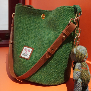 Harris tweed 2025年超火水桶包女单肩斜挎小众高级感通勤腋下包