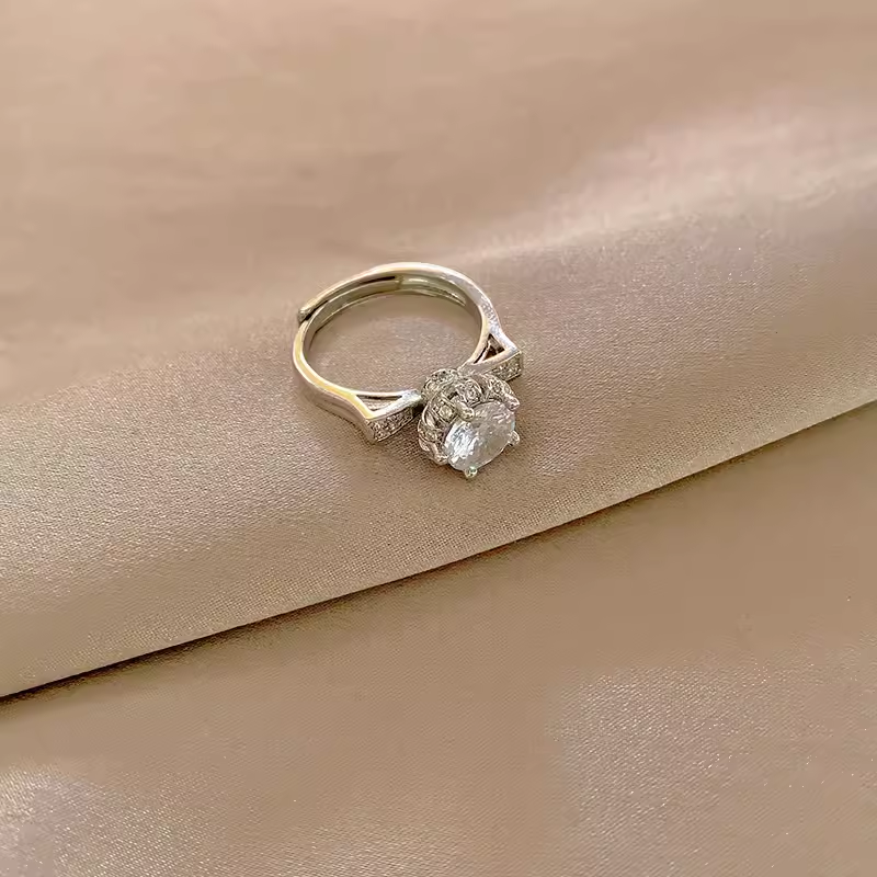 奥特莱斯品牌折扣店撤柜清仓捡漏轻奢镶钻戒指银outlets女配饰