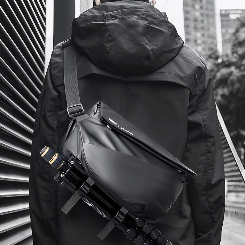 挎包机能邮差包男潮包包新款休闲通勤包骑行运动单肩包背包斜挎包