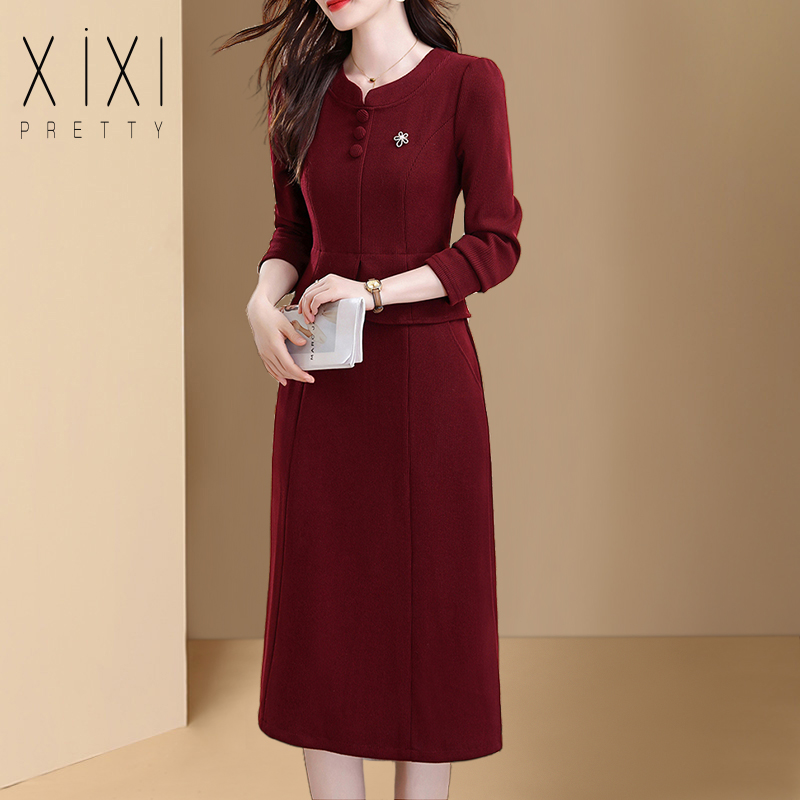 红色喜庆高档套装平时可穿