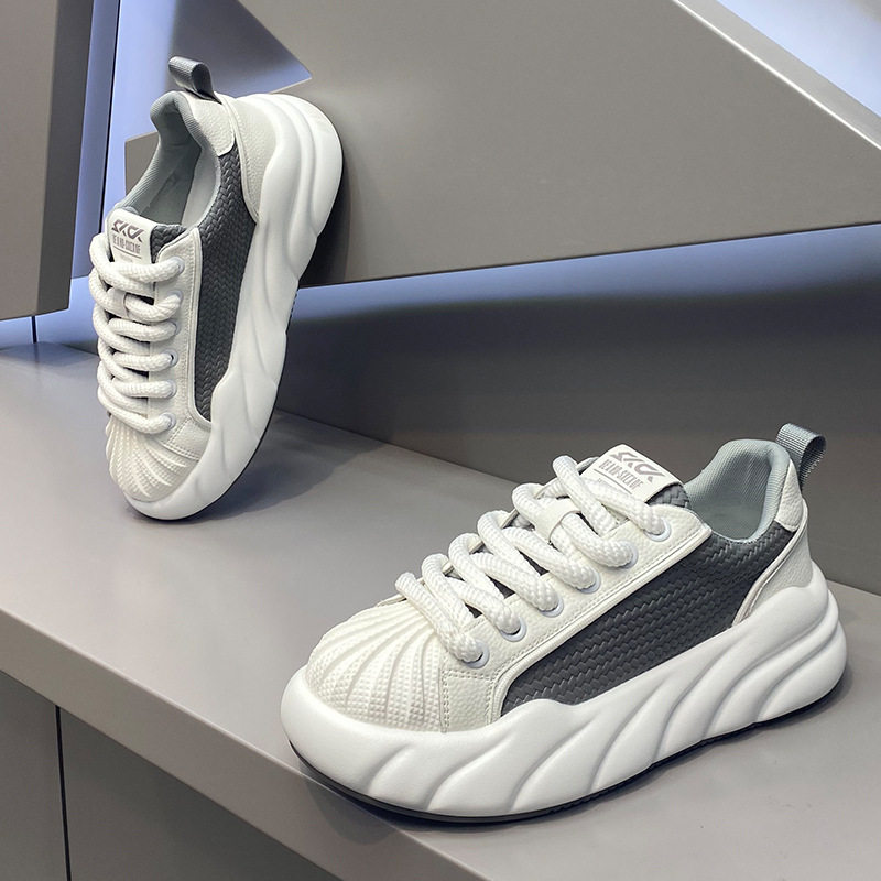 yj男鞋2025秋季新款时尚百搭松糕底低帮板鞋皮面贝壳头透气休闲鞋