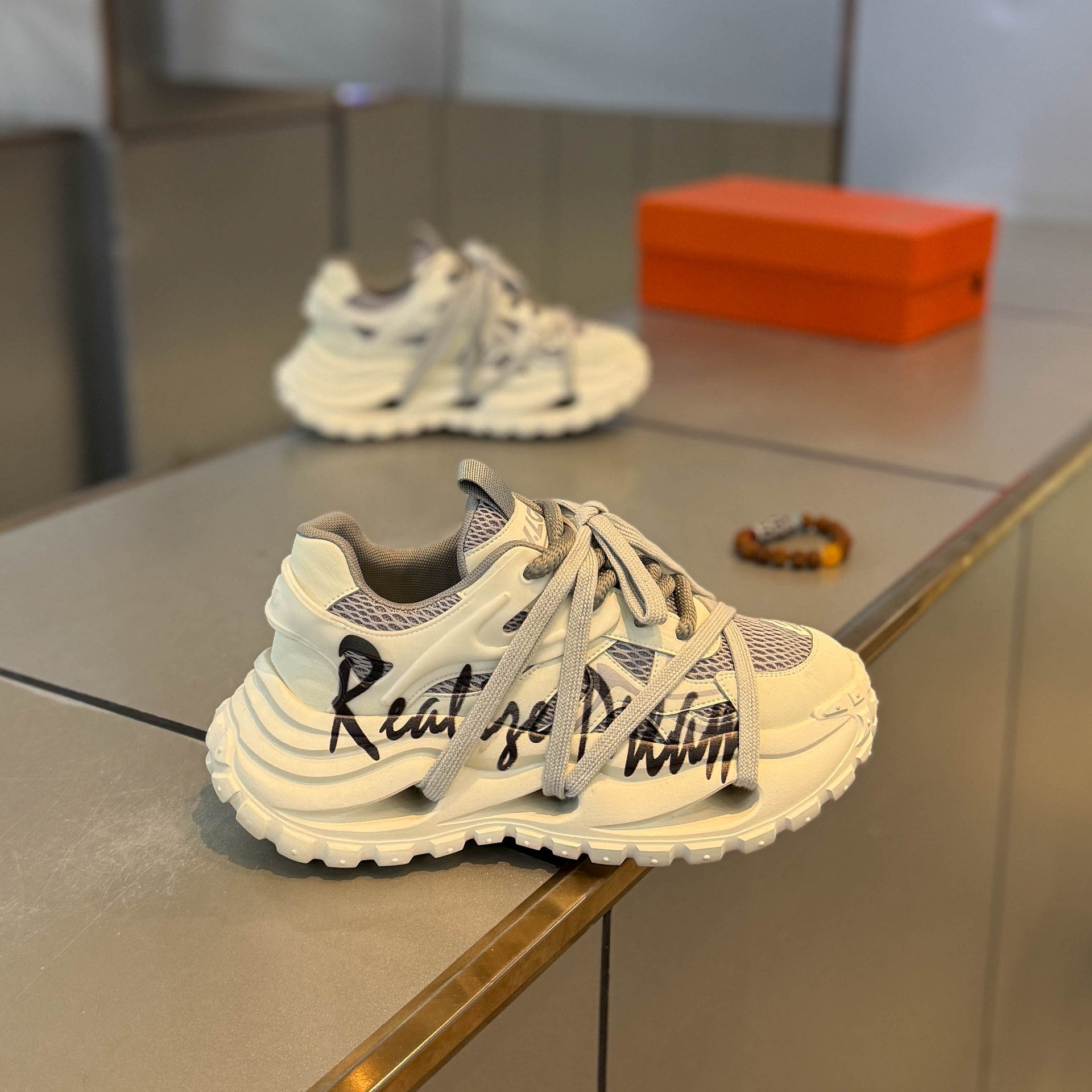 新款潮鞋设计感小众个性痞帅网面男鞋流行炸街时尚高级感男士鞋子