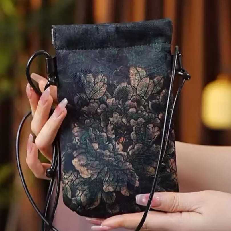 新款女包时尚手机斜跨包|复古