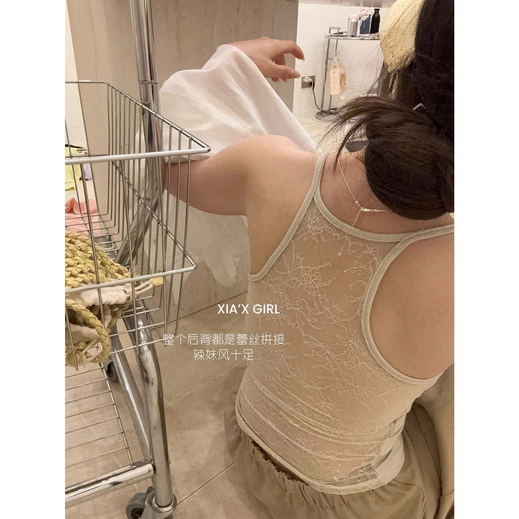带胸垫后背蕾丝拼接U领女夏薄款