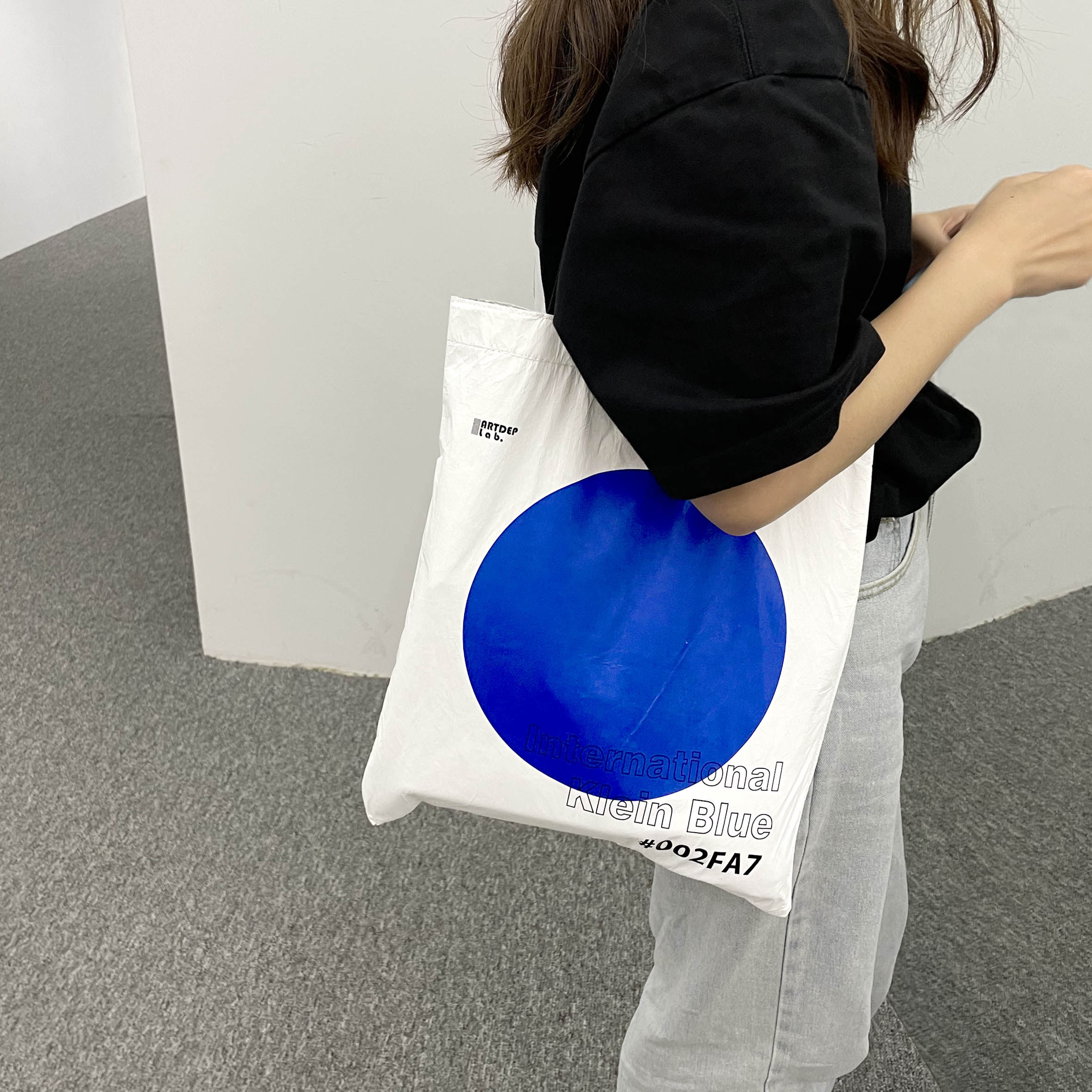 ARTDEP Lab 经典克莱因蓝 小众设计简约几何图案杜邦纸帆布单肩包