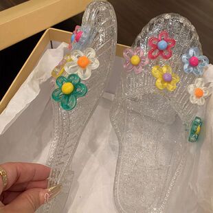 果冻鞋女韩版时尚外穿凉拖轻奢包头平底凉拖鞋透明鞋花配饰沙滩鞋