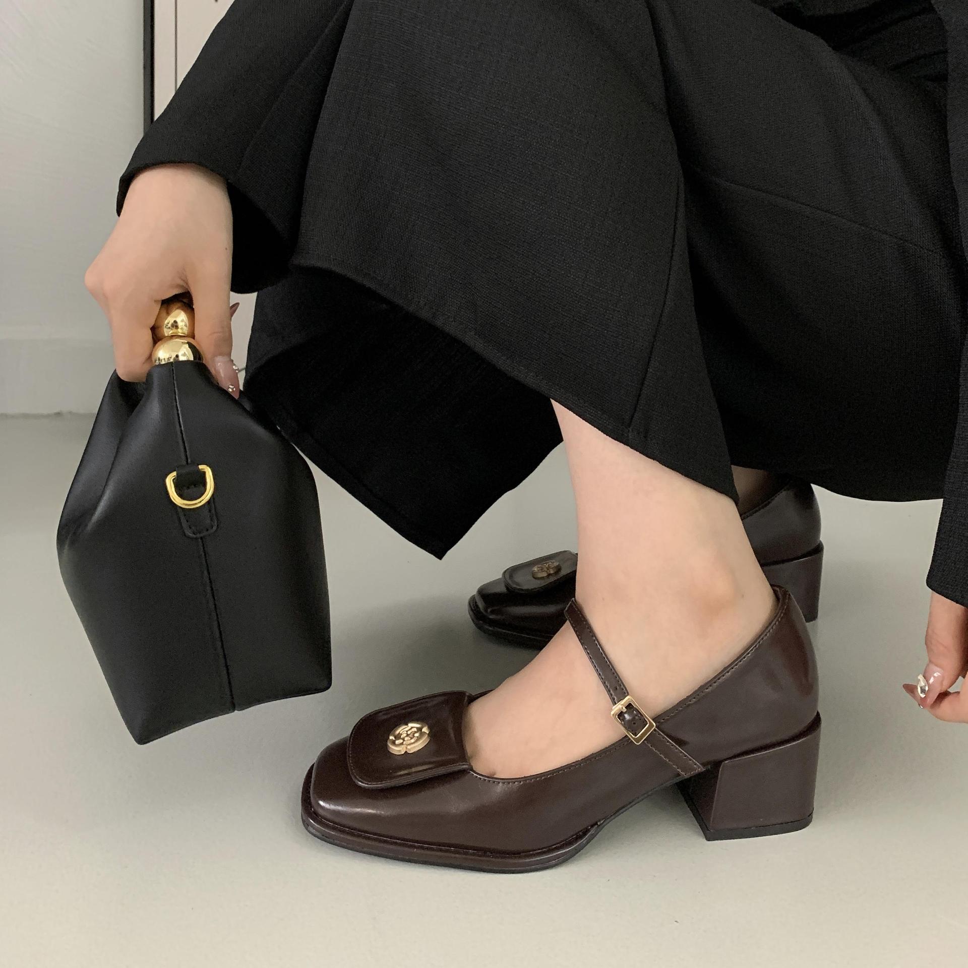 2023年春夏季新款方头浅口中跟单鞋一字带粗跟浅口百搭玛丽珍鞋女