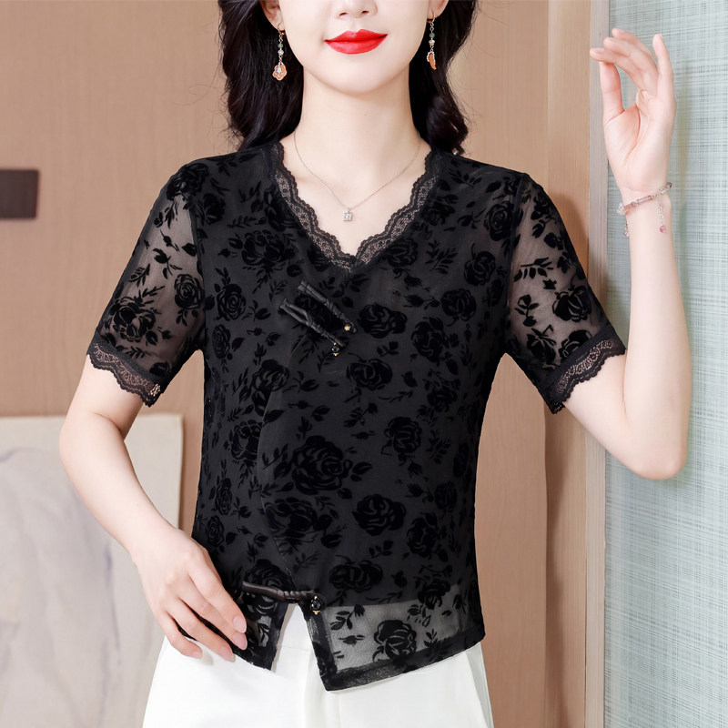 2026夏季新款衬衫女时尚韩版妈妈装V领蕾丝花边短袖显瘦百搭上衣