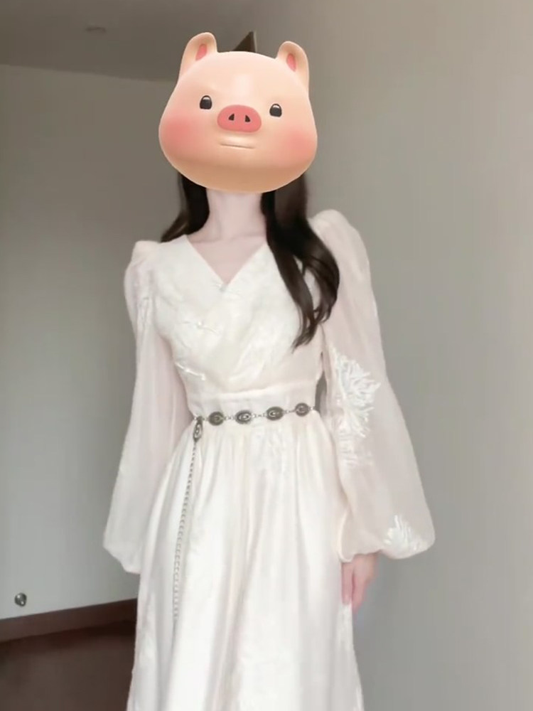 新中式国风盘扣V领雪纺连衣裙女2024新款高级感气质收腰百搭长裙