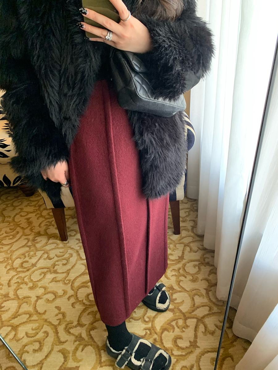 任小艺红色毛呢半身裙女秋冬新款宽松高腰包臀裙中长直筒开叉裙子