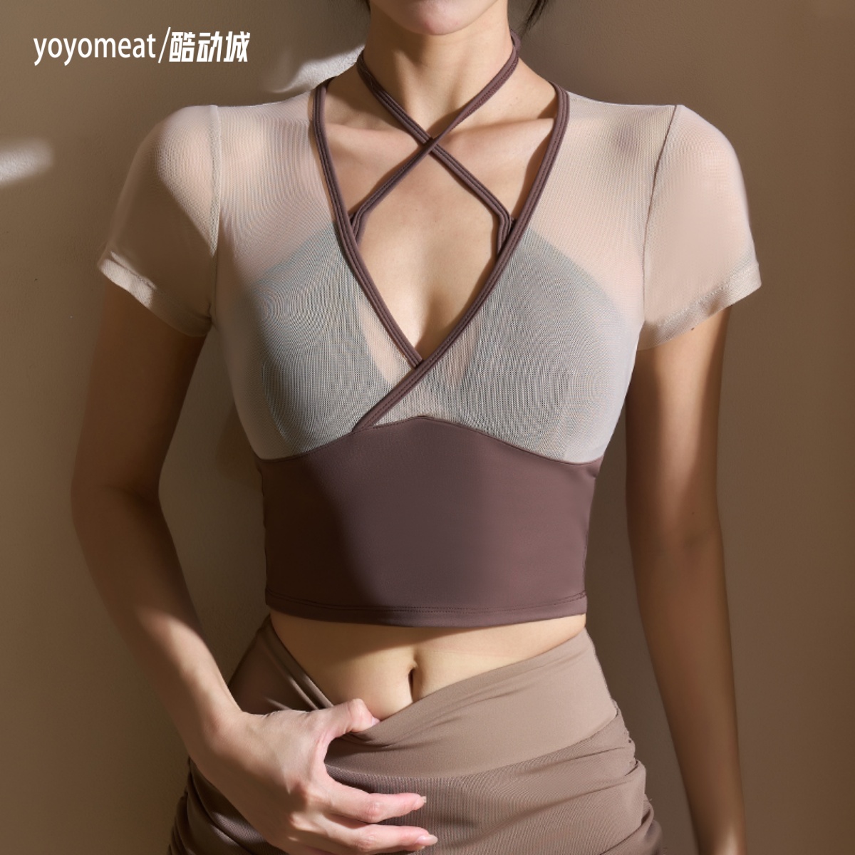 柚柚yoyomeat网纱深v短袖瑜伽服
