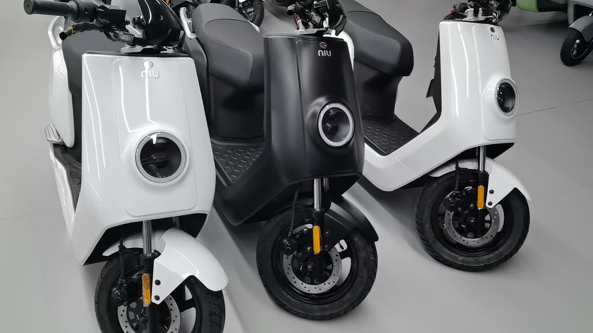 二手小牛电动车999纯新Nplay 72v23长续航电瓶车带app可上牌