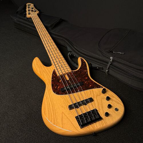 蝴蝶Fodera NYC Empire Bass 5弦贝斯日产