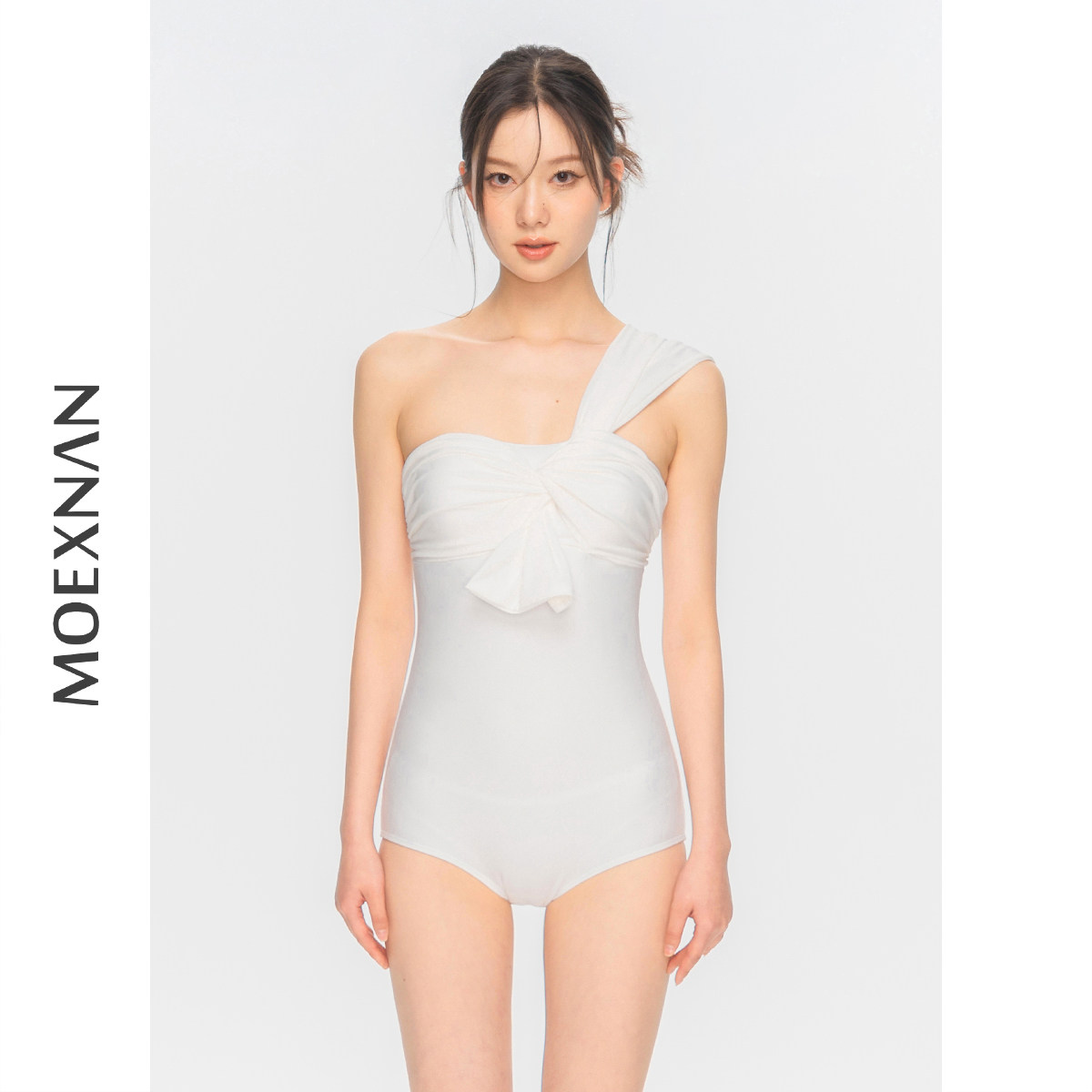 韩国新款泳衣女单肩白色性感连体保守显瘦遮肚小胸学生泡温泉泳装