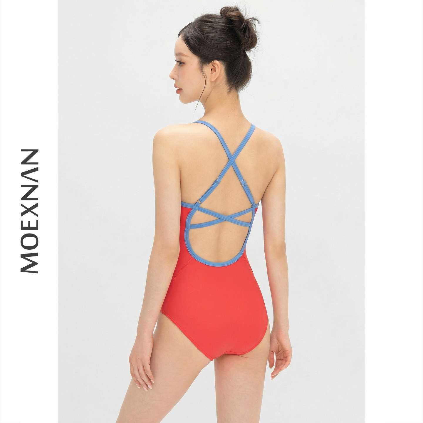 泳衣女新款连体三角游泳衣小胸高级感显瘦泡温泉游泳馆专用竞速