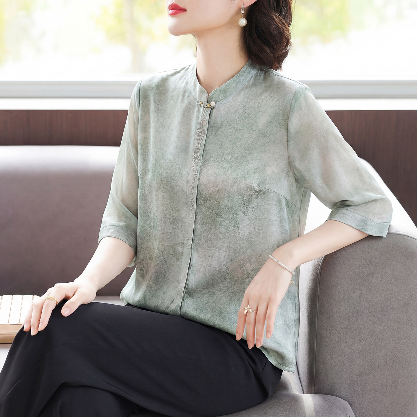 新中式妈妈夏装桑蚕丝衬衫中老年女装春夏宽松大码国风真丝上衣服
