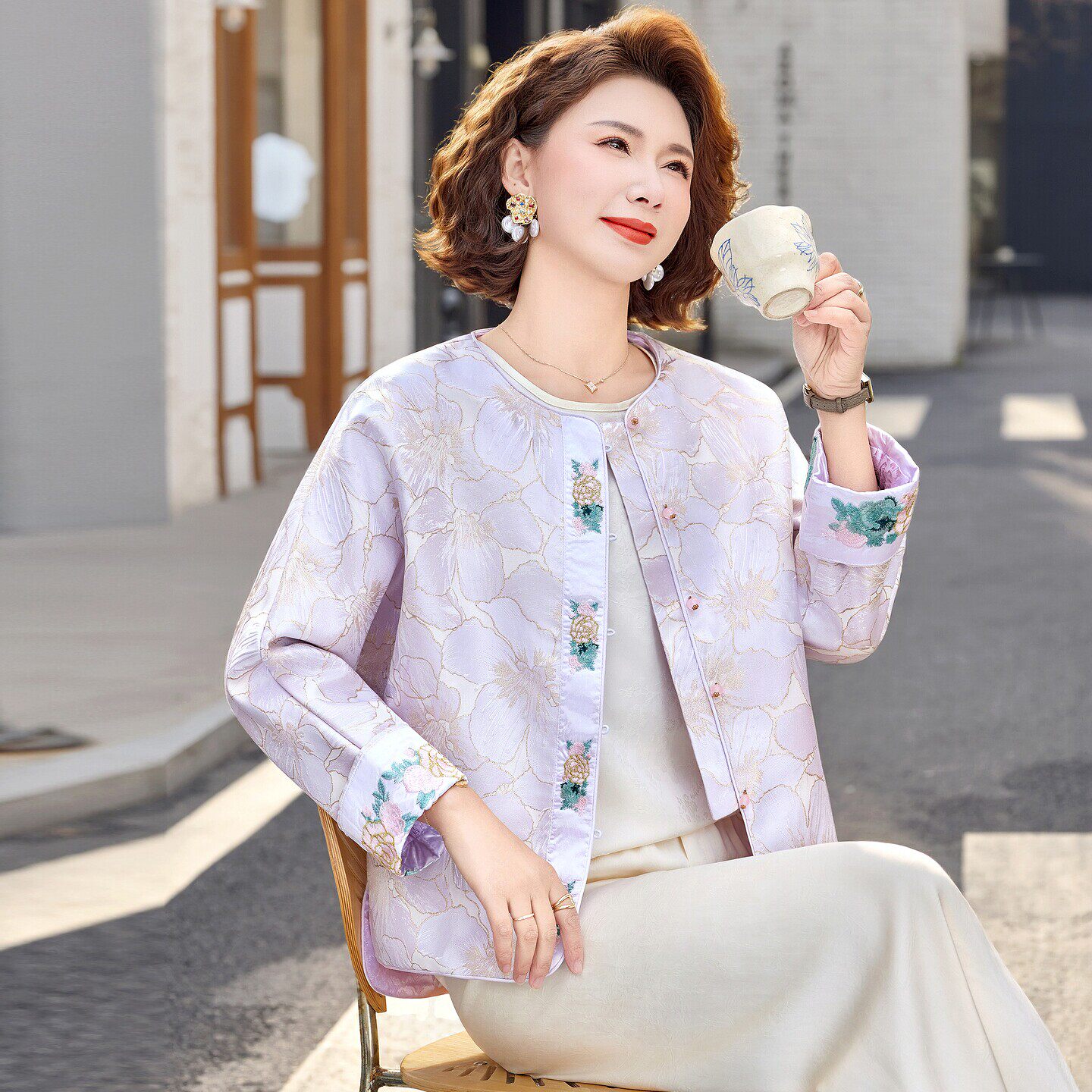 新中式妈妈春装外套轻奢风提花缎面开衫中老年女装国风春秋季上衣