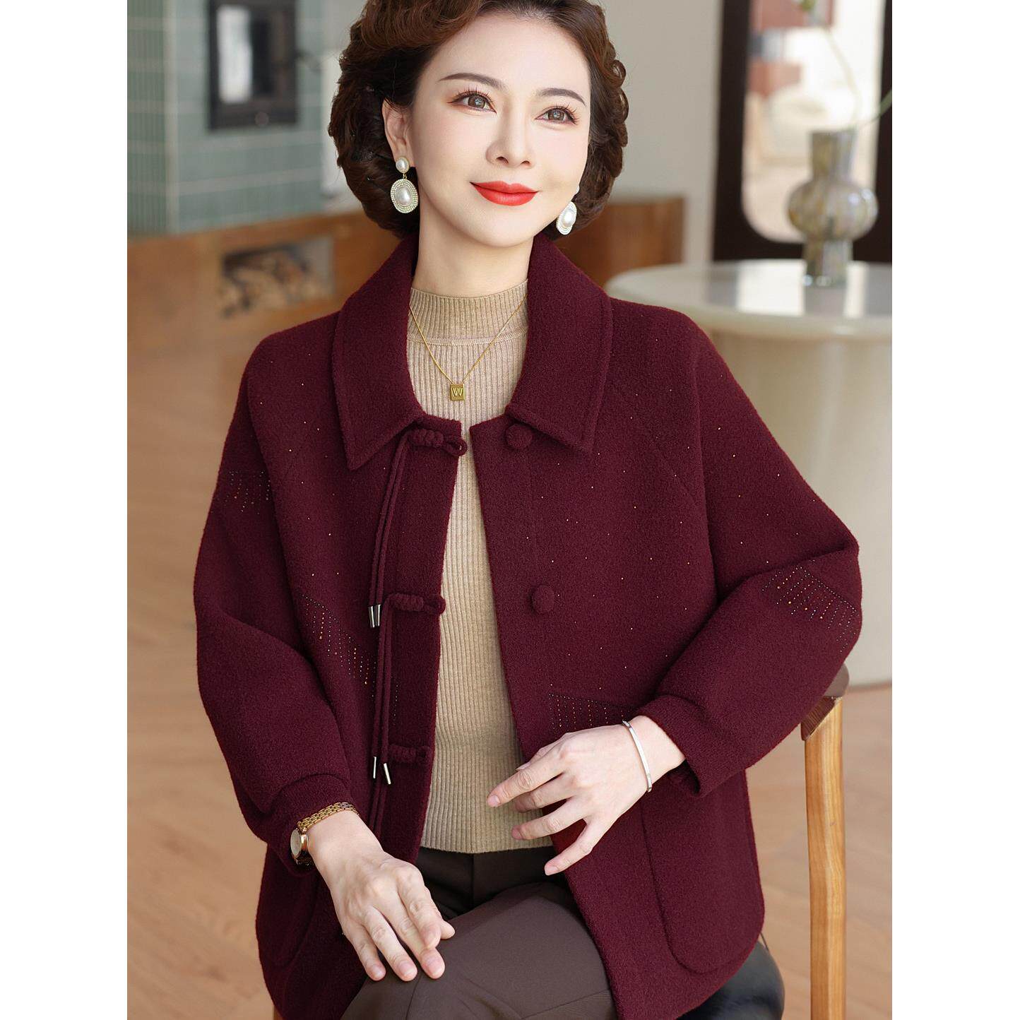 妈妈洋气新中式外套秋冬装上衣2025新款中老年女短款羊绒毛呢大衣