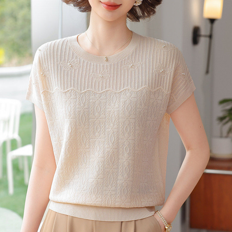 2026年妈妈夏装新款冰丝短袖小衫中老年女装夏季时尚T恤减龄套装