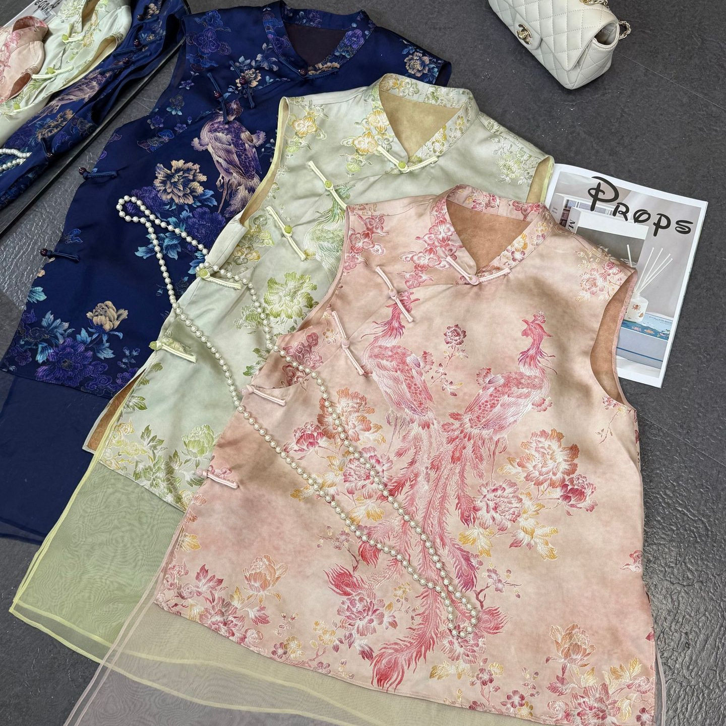 2026新中式立领设计坎肩重工精致新款文艺复古背心马甲女A8971