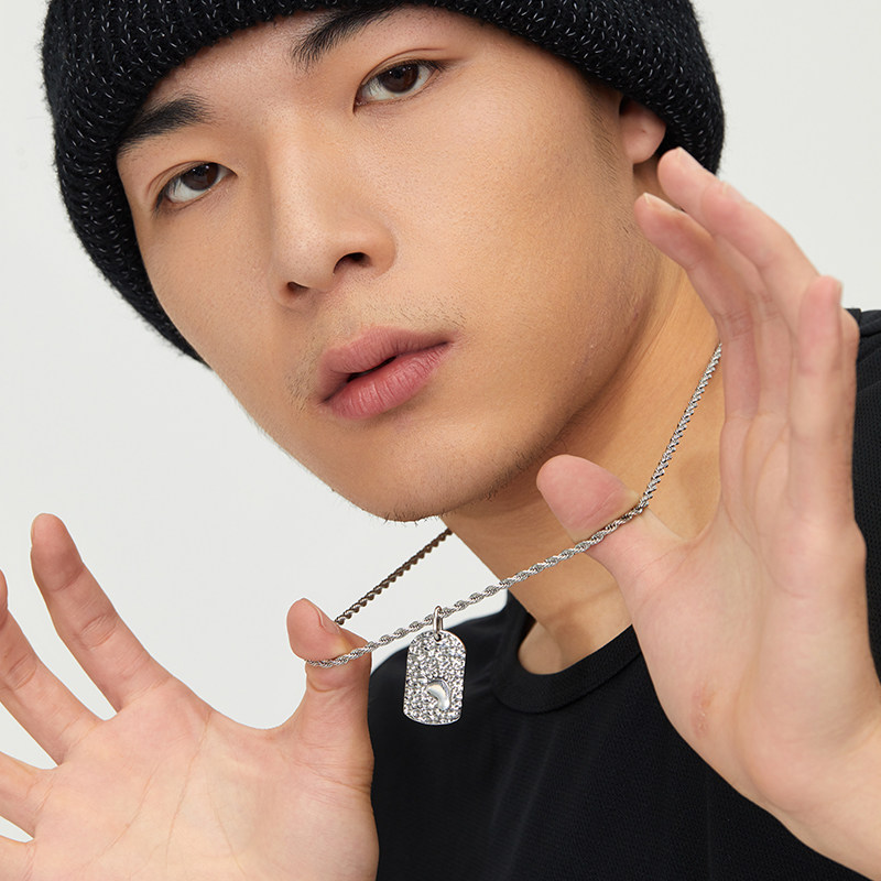 脚印项链男潮高级感个性小众设计感轻奢港风男士ins潮酷配饰痞帅