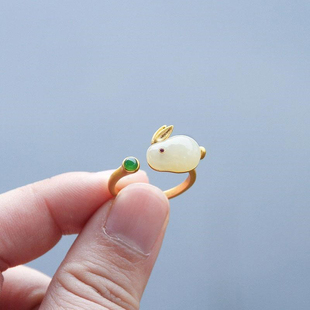 玉兔丨天然和田玉小兔子戒指925纯银玉石小白兔送人生日礼物生肖