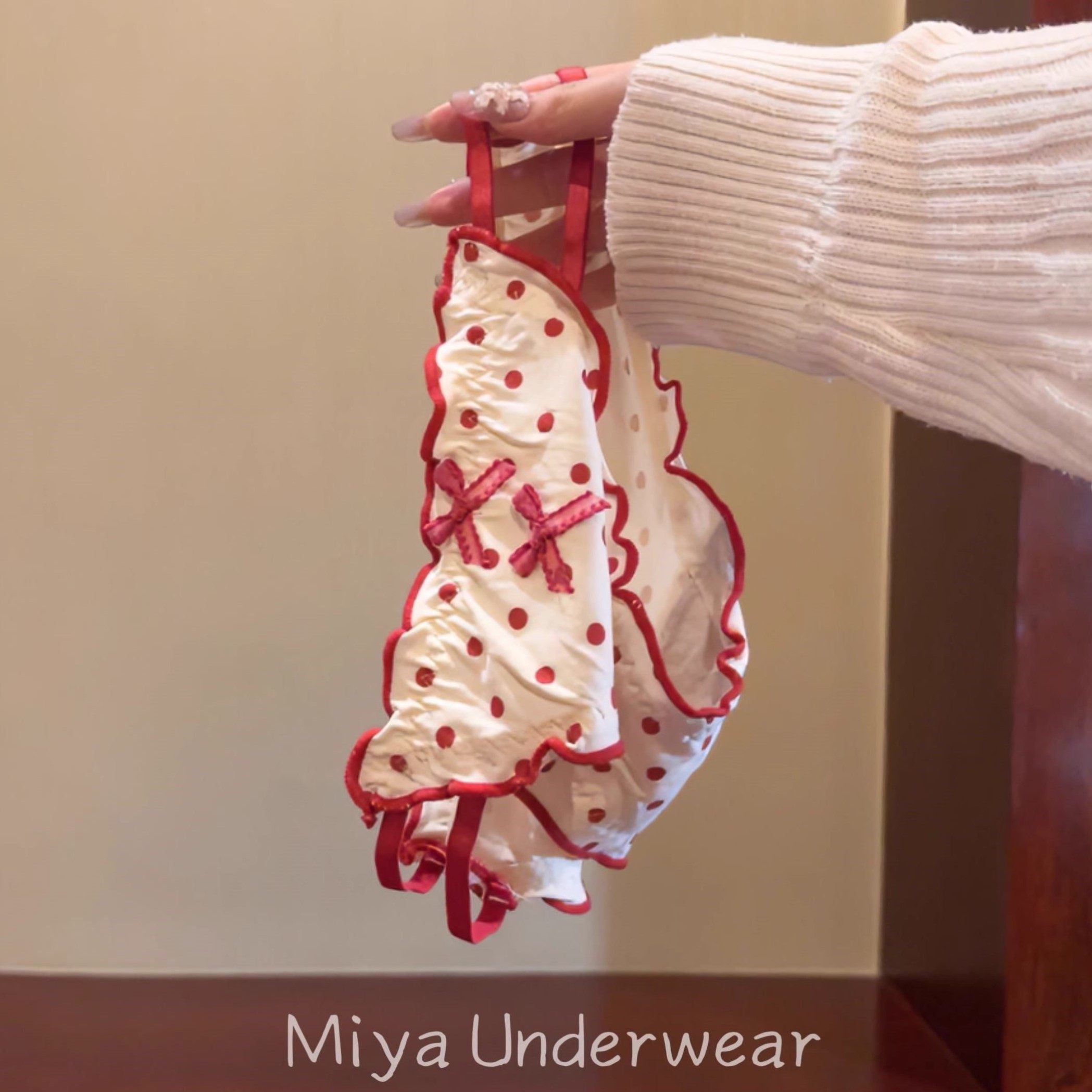 草莓软糖～甜美纯欲波点高开叉细带少女三角裤2025新款本命年内裤,女士内衣/男士内衣/家居服,女三角裤,淘宝优惠券,粉丝福利购,淘宝优惠卷