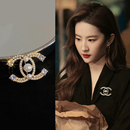 金色双C胸针高档女奢华气质2025新款 秋冬大衣别针轻奢高级感配饰