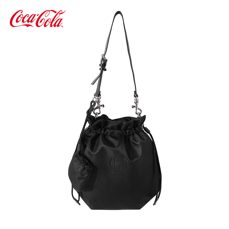Coca-Cola可口可乐单肩斜跨包