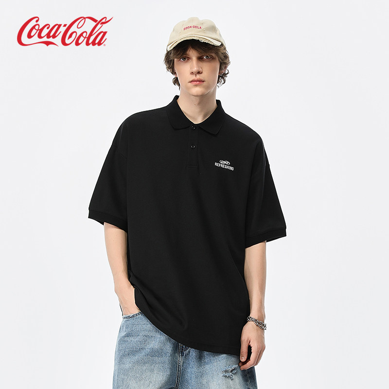 Coca－Cola/可口可乐POLO衫男潮牌基础刺绣纯色简约字母复古T恤