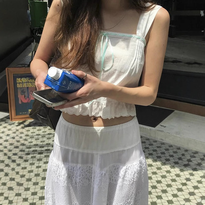 纯色度假风清新荷叶边露脐吊带女