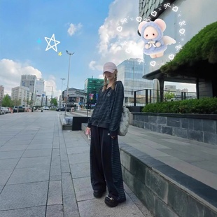 hug yours skin金秋天同款25秋款韩国东大门轻松熊联名款条纹套装