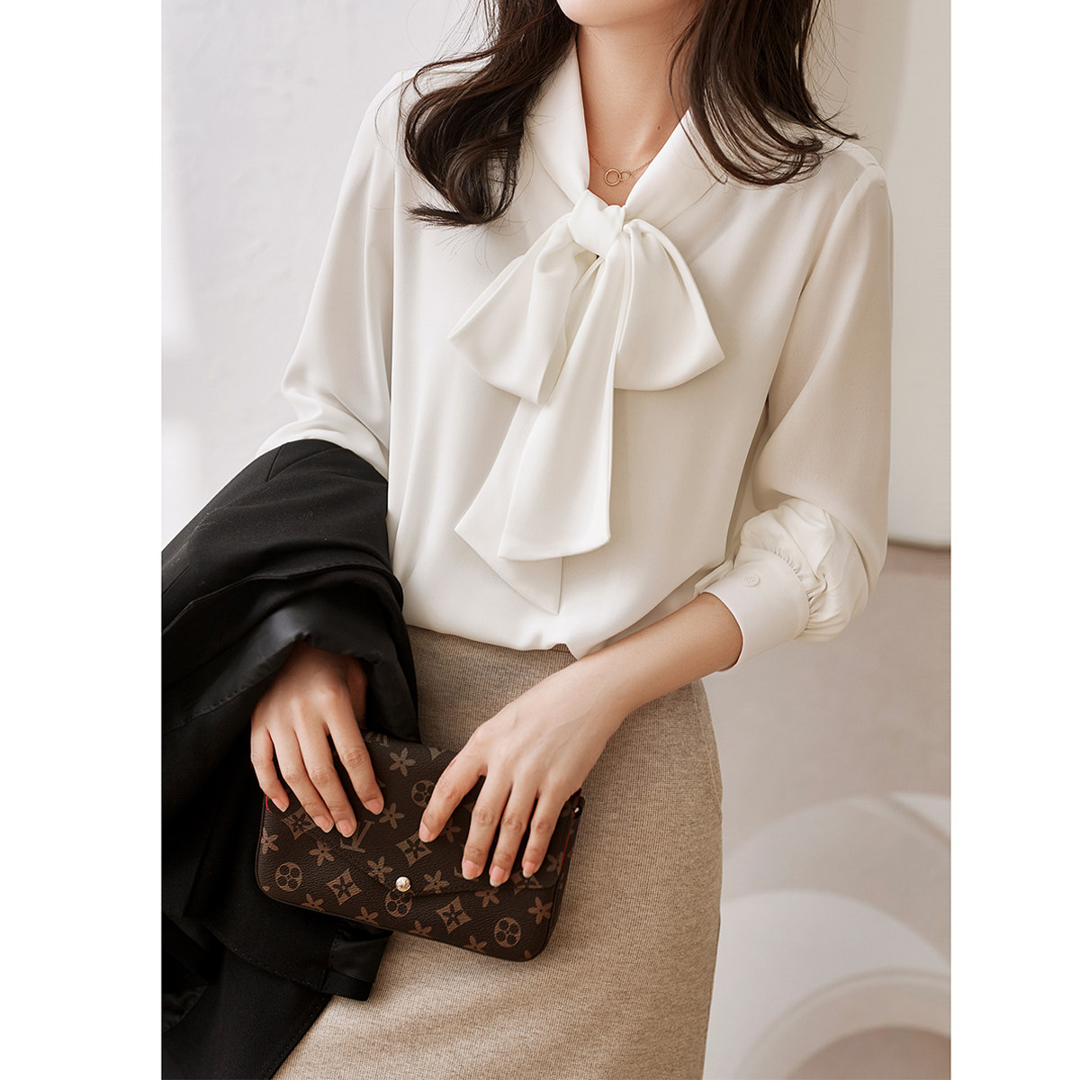蝴蝶结系带雪纺长袖衬衫女时尚洋气设计感春夏季飘带气质衬衣