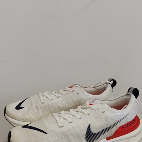 Nike Invincible 3 跑鞋  DR2615-101 M广东BB仓下单请看详情页C