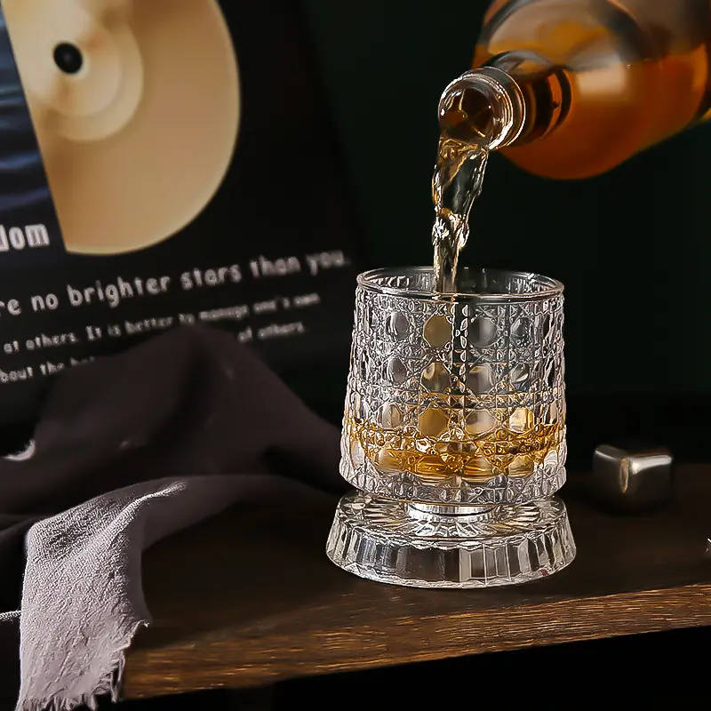 网红解压杯透明转转杯洋酒杯