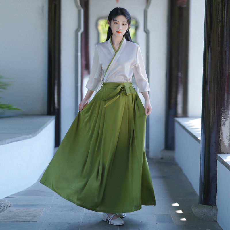 新中式缎面复古写意改良马面裙汉服淑女中袖套装送丝带